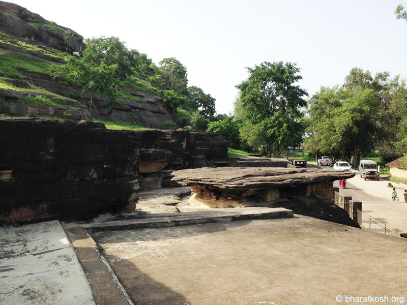 File:Udayagiri-Cave-Madhya-Pradesha-12.jpg