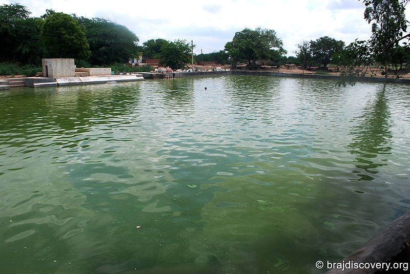 File:Dhruva-Kund-Madhuvan.jpg