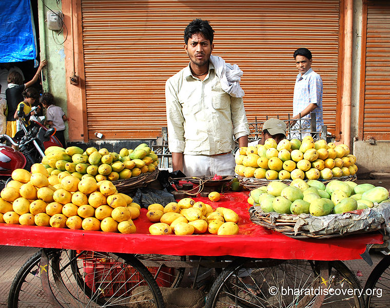 File:Vendor-Mango-Mathura.jpg