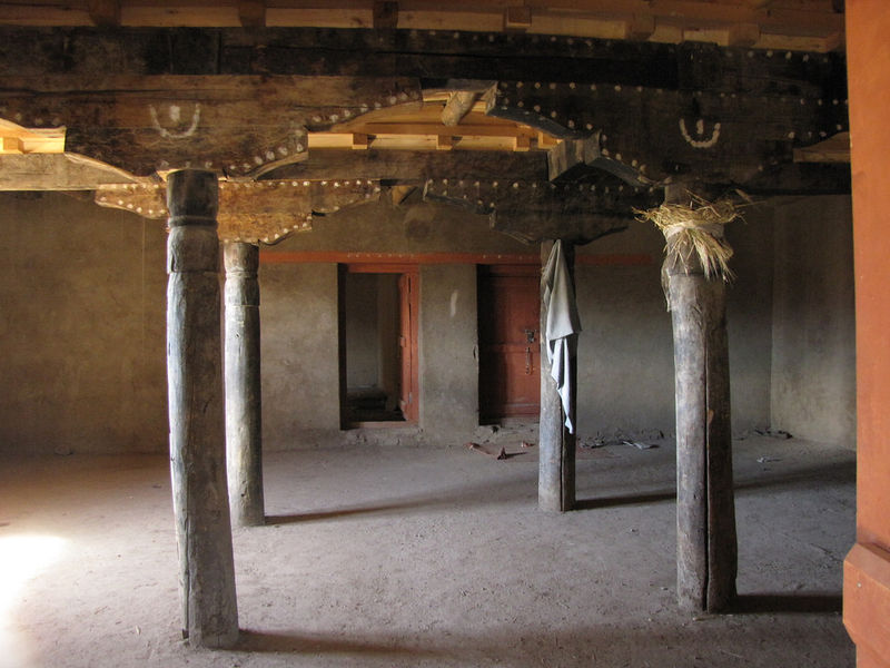 File:Leh-Palace-2.jpg