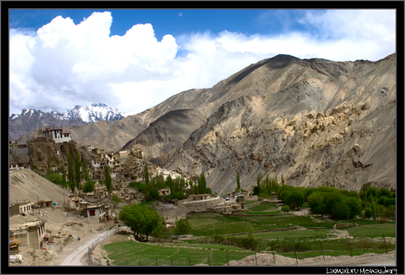 चित्र:Lamayuru-Monastery.png