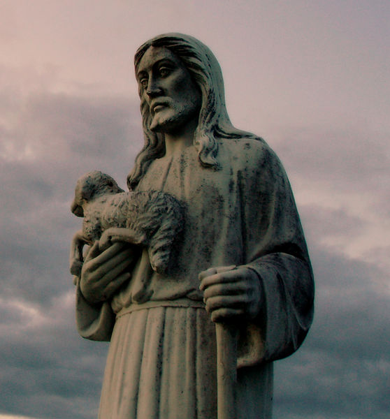 File:Statue-Jesus.jpg