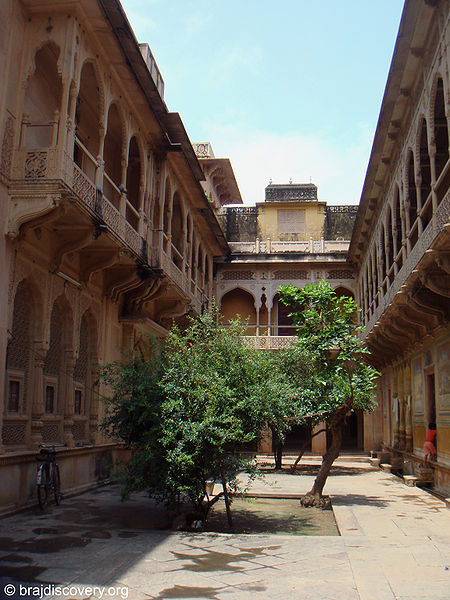 File:Jaipur-Temple-Barsana-Mathura.jpg
