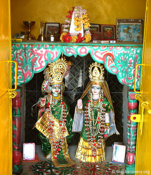 File:Radha-Krishna-Temple-Charan-Pahadi-Kamyavan-Kama-5.jpg