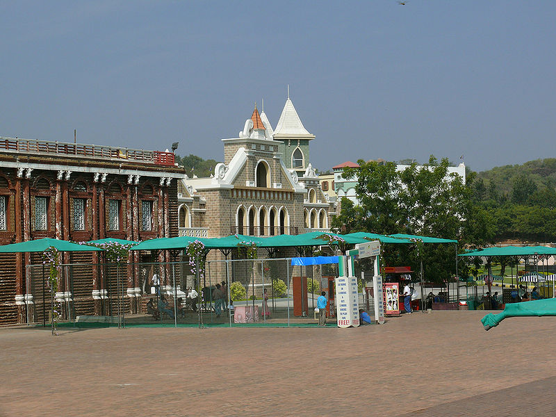 File:Ramoji-Film-City-1.jpg