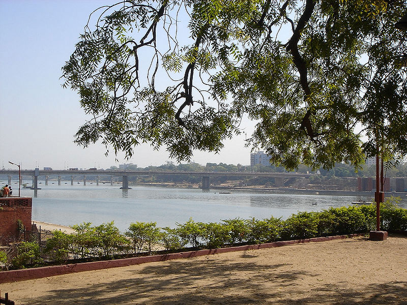 File:Sabarmati-River-Ahmedabad-1.jpg