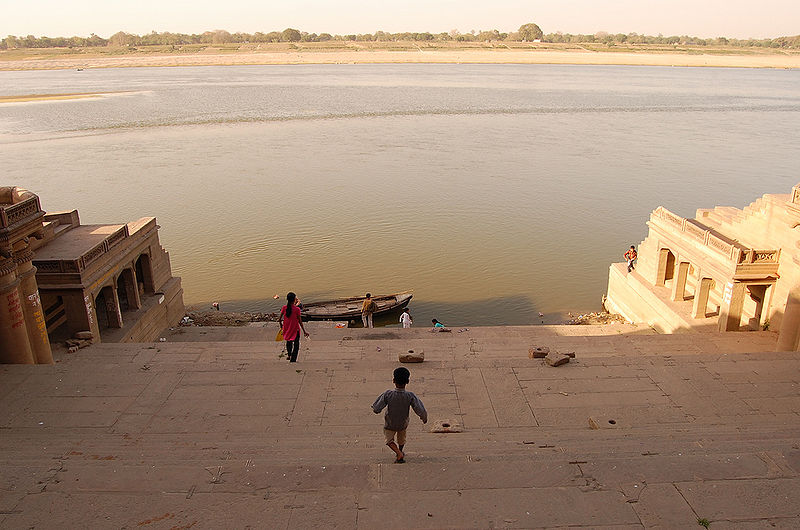 File:Mirzapur-Ghat.jpg