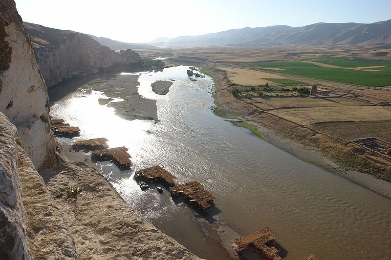 File:Tigris-River.jpg
