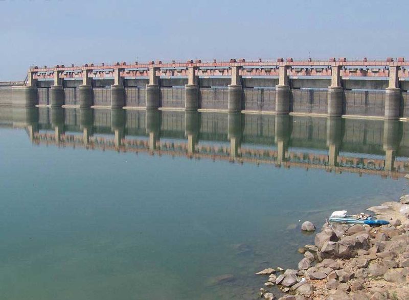 File:Nizam-Sagar-Dam.jpg