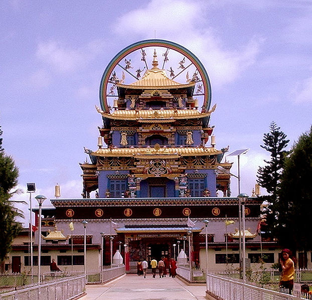File:Buddhist-Golden-Temple-1.jpg