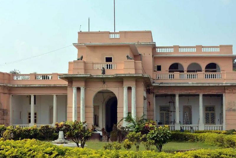 File:Jalan-Museum-Patna.jpg