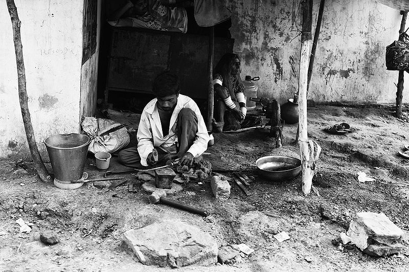 File:Blacksmith-Gujarat.jpg