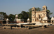 Scindia-Chhatris-Shivpuri.jpg